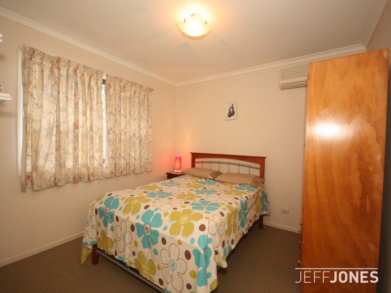 77 Bridgnorth Street, Carindale QLD 4152