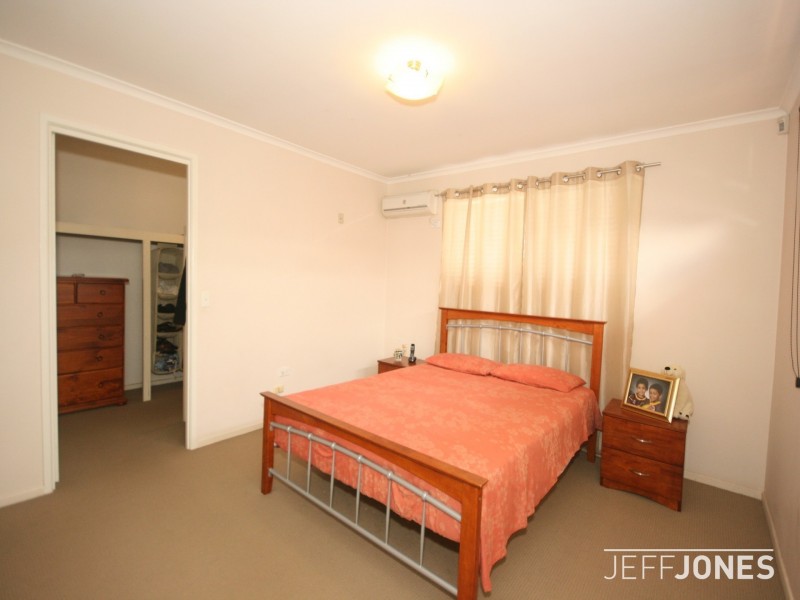 77 Bridgnorth Street, Carindale QLD 4152