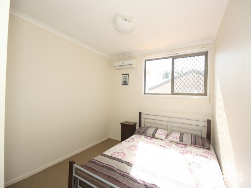 77 Bridgnorth Street, Carindale QLD 4152