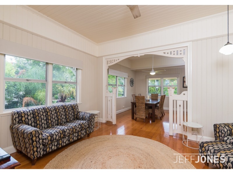 9 Rochdale Avenue, Tarragindi QLD 4121