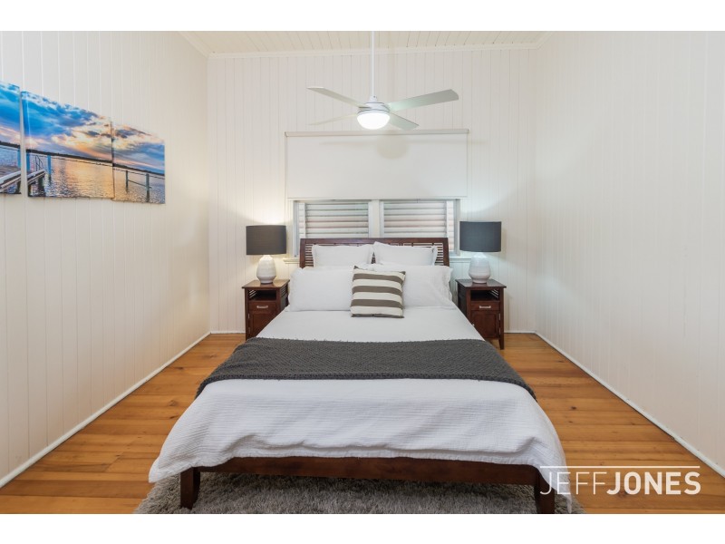 9 Rochdale Avenue, Tarragindi QLD 4121