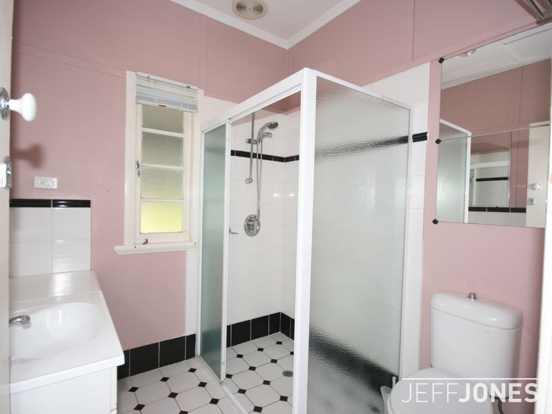 68 Burn Street, Camp Hill QLD 4152