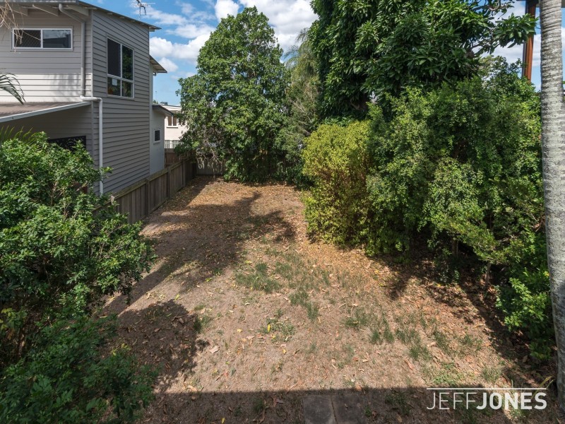 11 Laura Street, Greenslopes QLD 4120