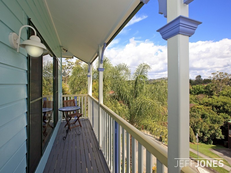 37 Roseglen Street, Greenslopes QLD 4120