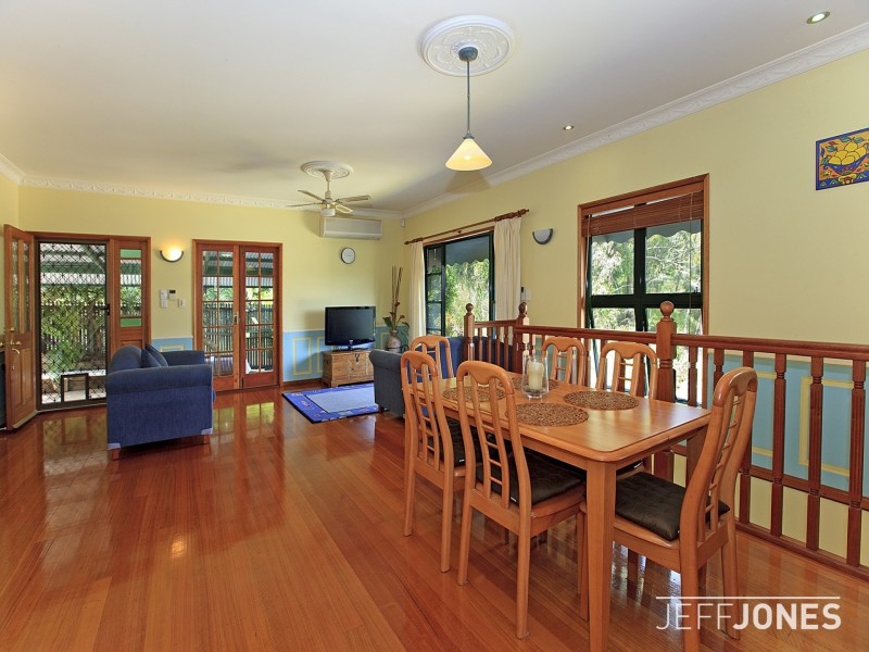 37 Roseglen Street, Greenslopes QLD 4120