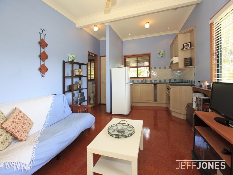 37 Roseglen Street, Greenslopes QLD 4120