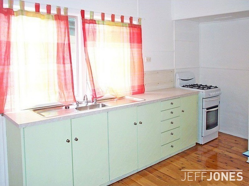 30 Ernest Street, Greenslopes QLD 4120
