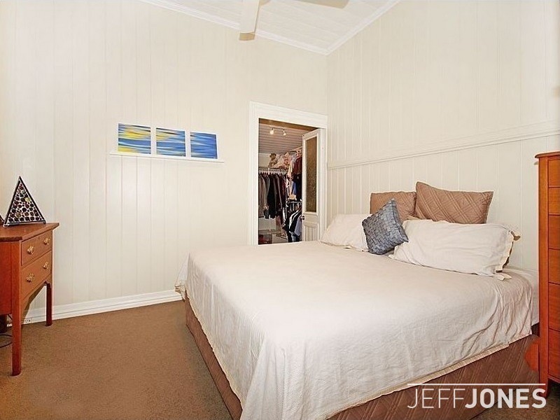 98 Linton Street, Kangaroo Point QLD 4169