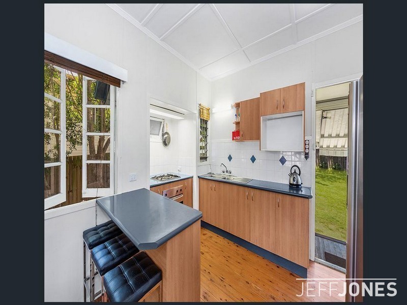 27 Eleanor Street, Carina QLD 4152