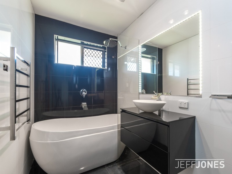 14 Rymer Street, Carina QLD 4152