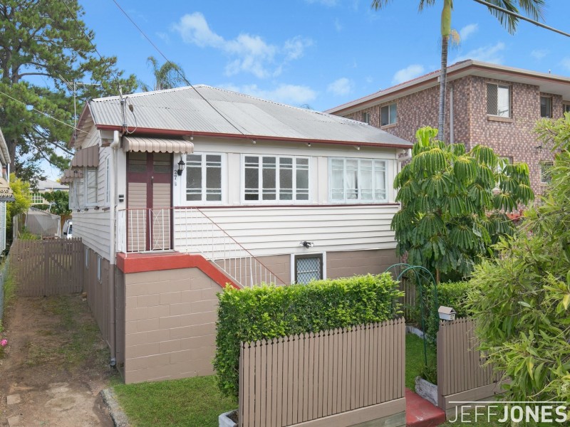27 Gordon Street, Greenslopes QLD 4120