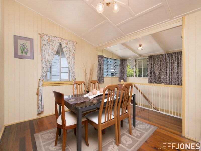27 Gordon Street, Greenslopes QLD 4120