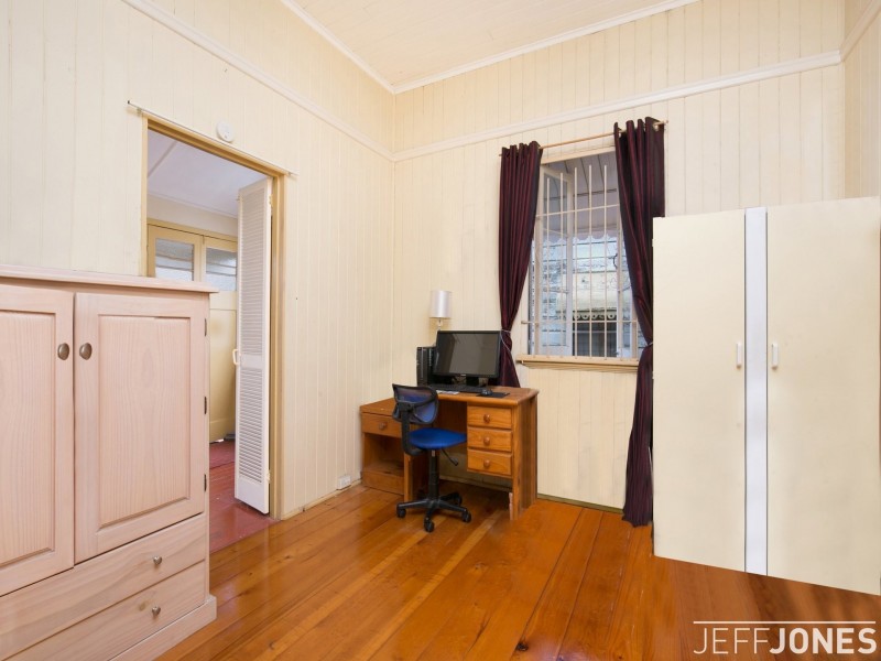 27 Gordon Street, Greenslopes QLD 4120
