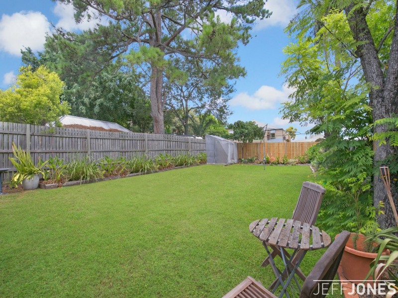 27 Gordon Street, Greenslopes QLD 4120