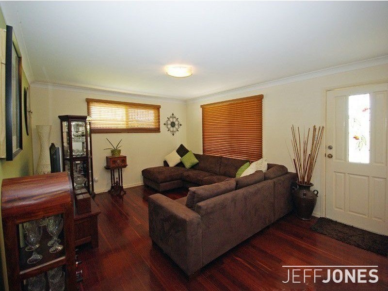 51 Roseglen Street, Greenslopes QLD 4120