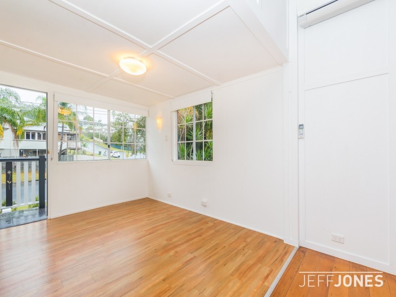 19 Rowsley Street, Greenslopes QLD 4120