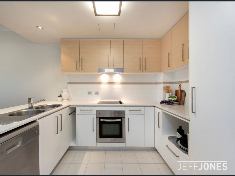 9/86 Pembroke Road, Coorparoo QLD 4151