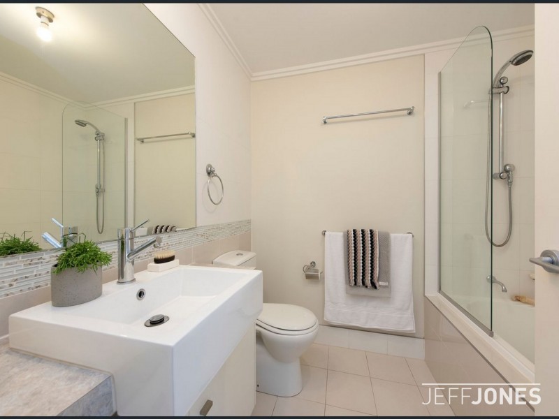 9/86 Pembroke Road, Coorparoo QLD 4151