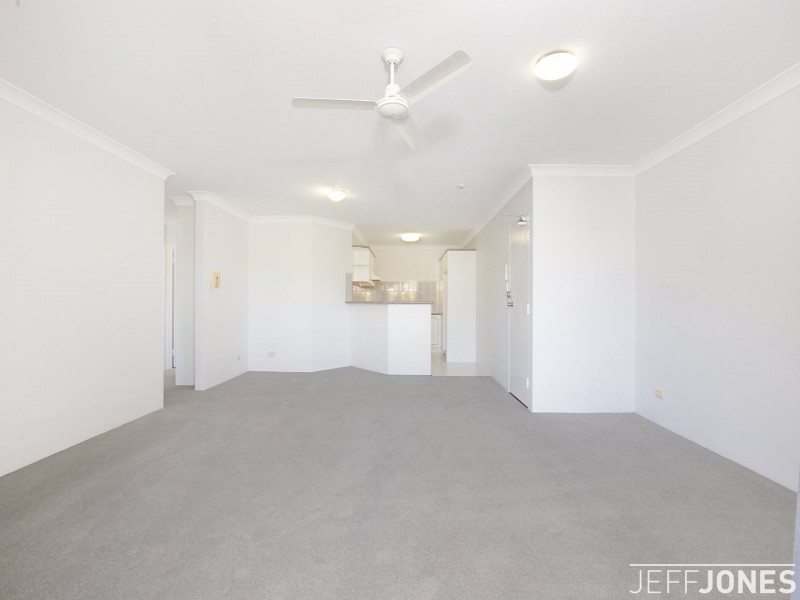 8/27 Nelson Street, Coorparoo QLD 4151