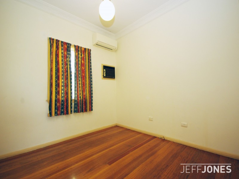 102 Peach Street, Greenslopes QLD 4120