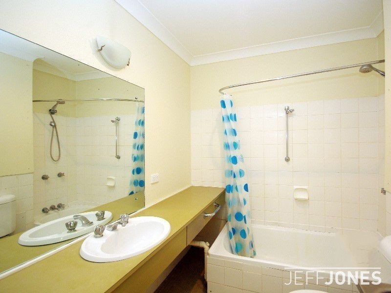 6/42 Eighth Avenue, Coorparoo QLD 4151