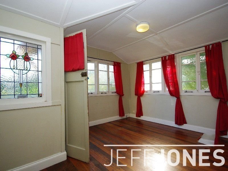 14 Leicester Street, Coorparoo QLD 4151