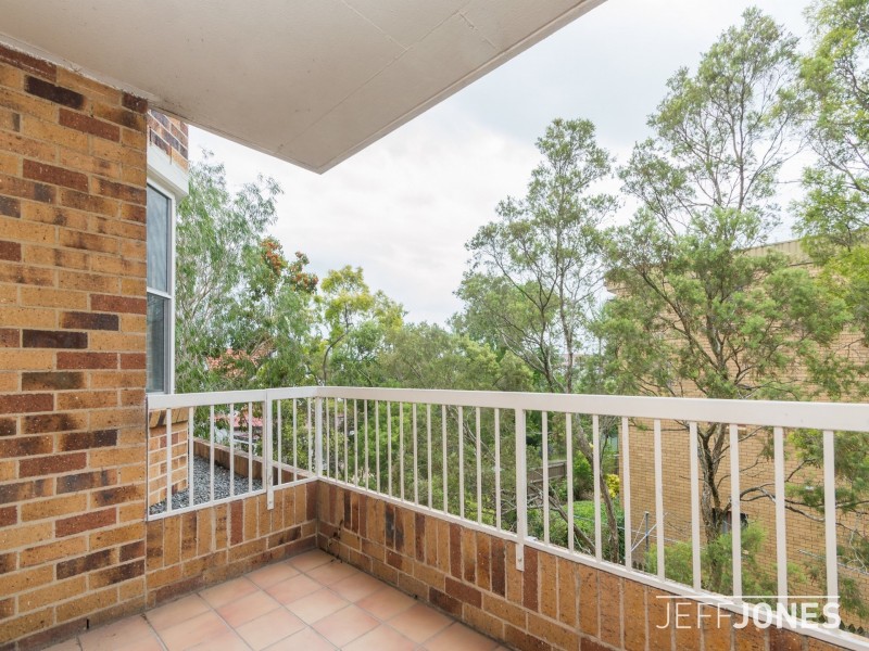 4/237 Cavendish Road, Coorparoo QLD 4151