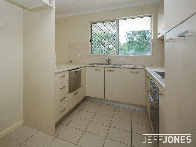 1/76 Cleveland Road, Greenslopes QLD 4120