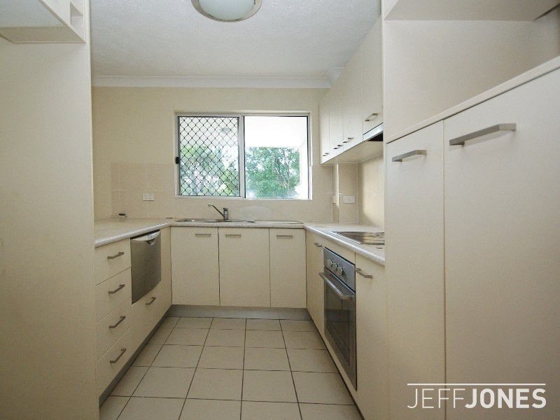 1/76 Cleveland Road, Greenslopes QLD 4120