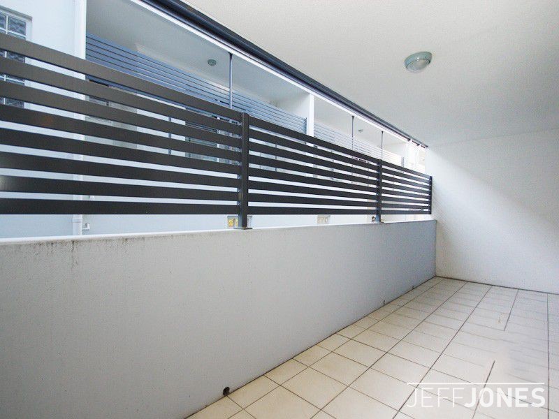 1/76 Cleveland Road, Greenslopes QLD 4120