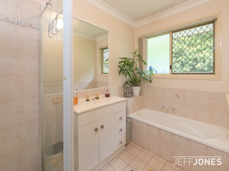 63 Berkley Place, Carindale QLD 4152