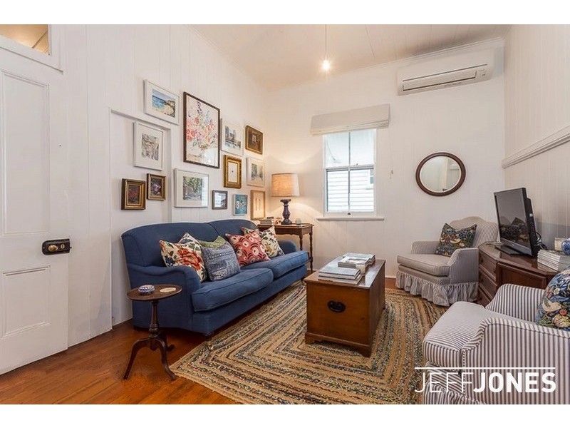 27 Macrossan, Norman Park QLD 4170