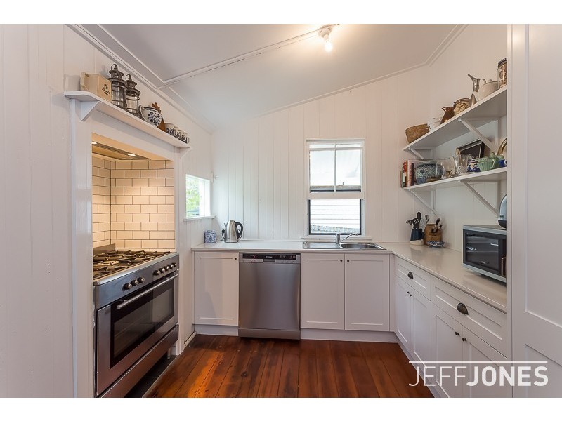 27 Macrossan, Norman Park QLD 4170