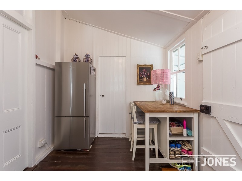 27 Macrossan, Norman Park QLD 4170