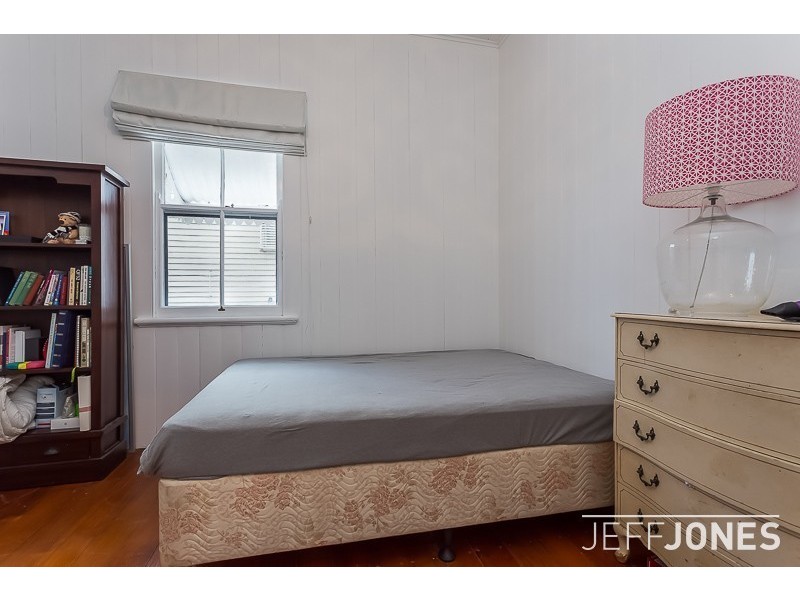 27 Macrossan, Norman Park QLD 4170