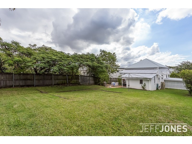 27 Macrossan, Norman Park QLD 4170