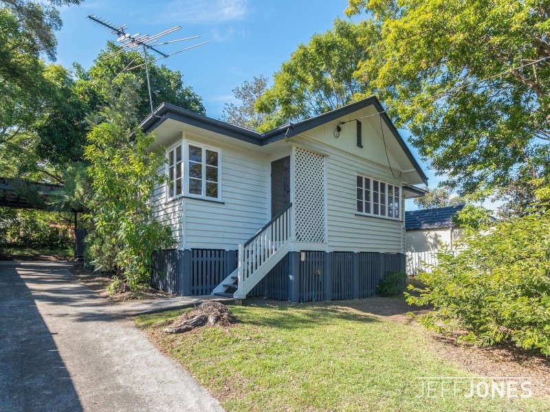 92 Layard Street, Holland Park QLD 4121