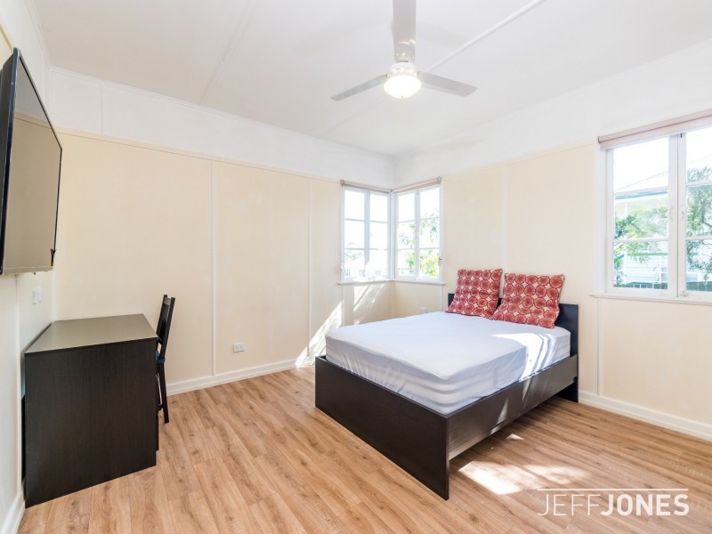 92 Layard Street, Holland Park QLD 4121