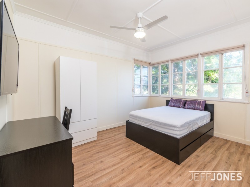 92 Layard Street, Holland Park QLD 4121
