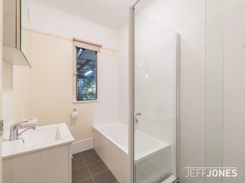 92 Layard Street, Holland Park QLD 4121