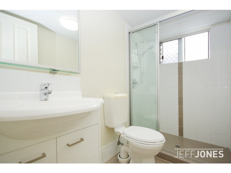 4/76 Old Cleveland Road, Greenslopes QLD 4120