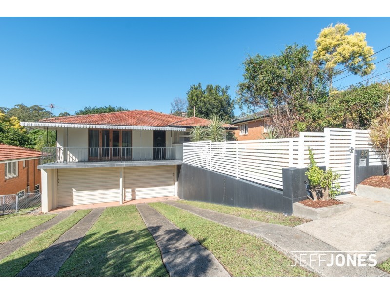 82 Brodie Street, Holland Park West QLD 4121