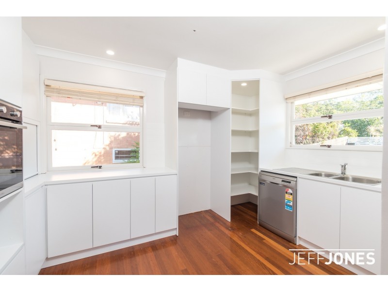 82 Brodie Street, Holland Park West QLD 4121