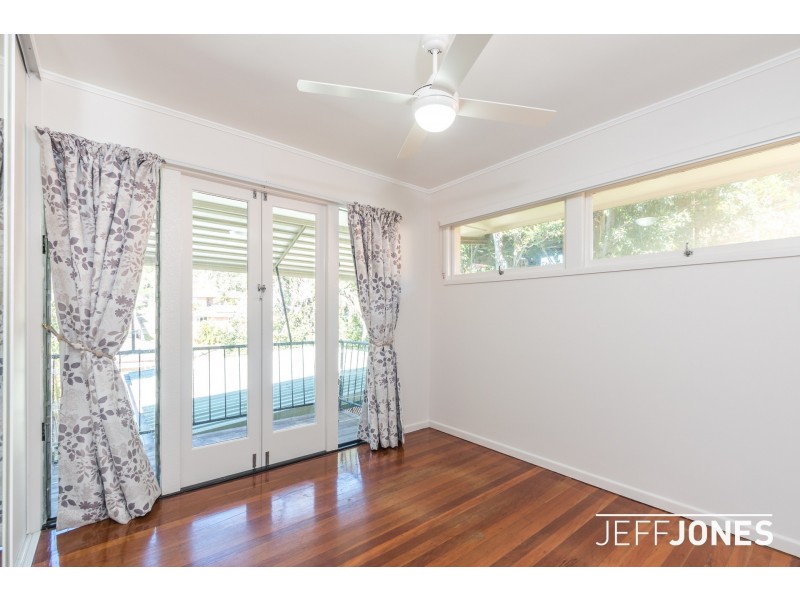 82 Brodie Street, Holland Park West QLD 4121