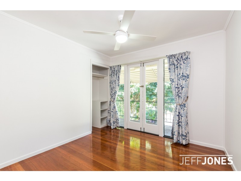 82 Brodie Street, Holland Park West QLD 4121