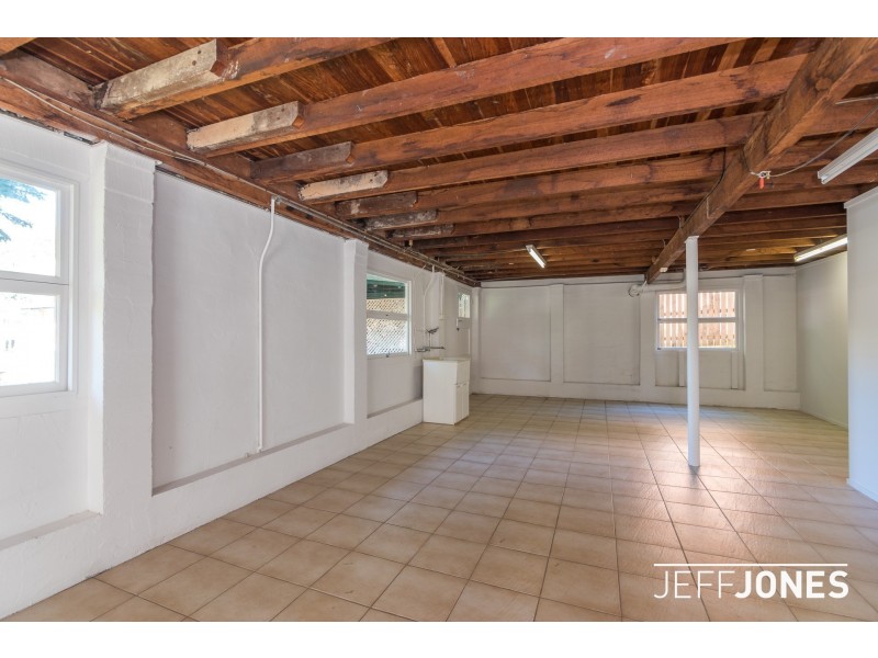 82 Brodie Street, Holland Park West QLD 4121