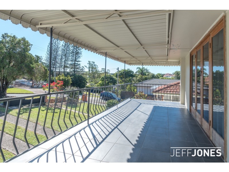 82 Brodie Street, Holland Park West QLD 4121