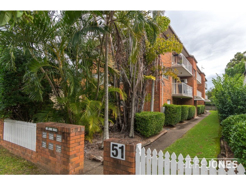 2/51 Knowsley Street, Greenslopes QLD 4120