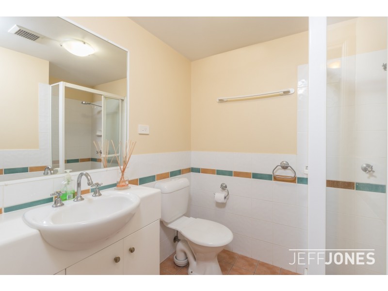 3/85-87 Victoria Terrace, Greenslopes QLD 4120