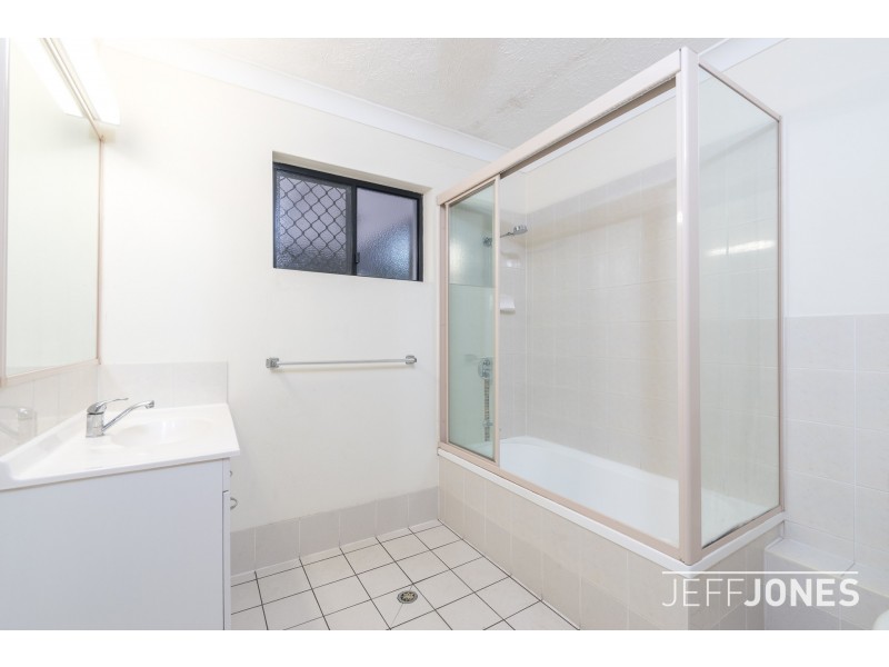 4/23 Ridge Street, Greenslopes QLD 4120